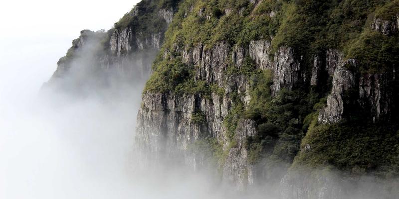 Khalid Naji84: Embracing Personal Growth Through Minimalist Lifestyle