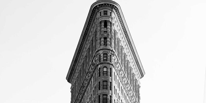 从学术殿堂到设计创业：Khalid Naji的个人博客与北欧风格设计哲学