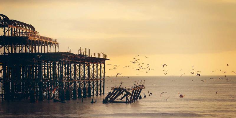 在复杂世界中轻盈前行：Khalid Naji的最小化可行决策框架与个人成长实践